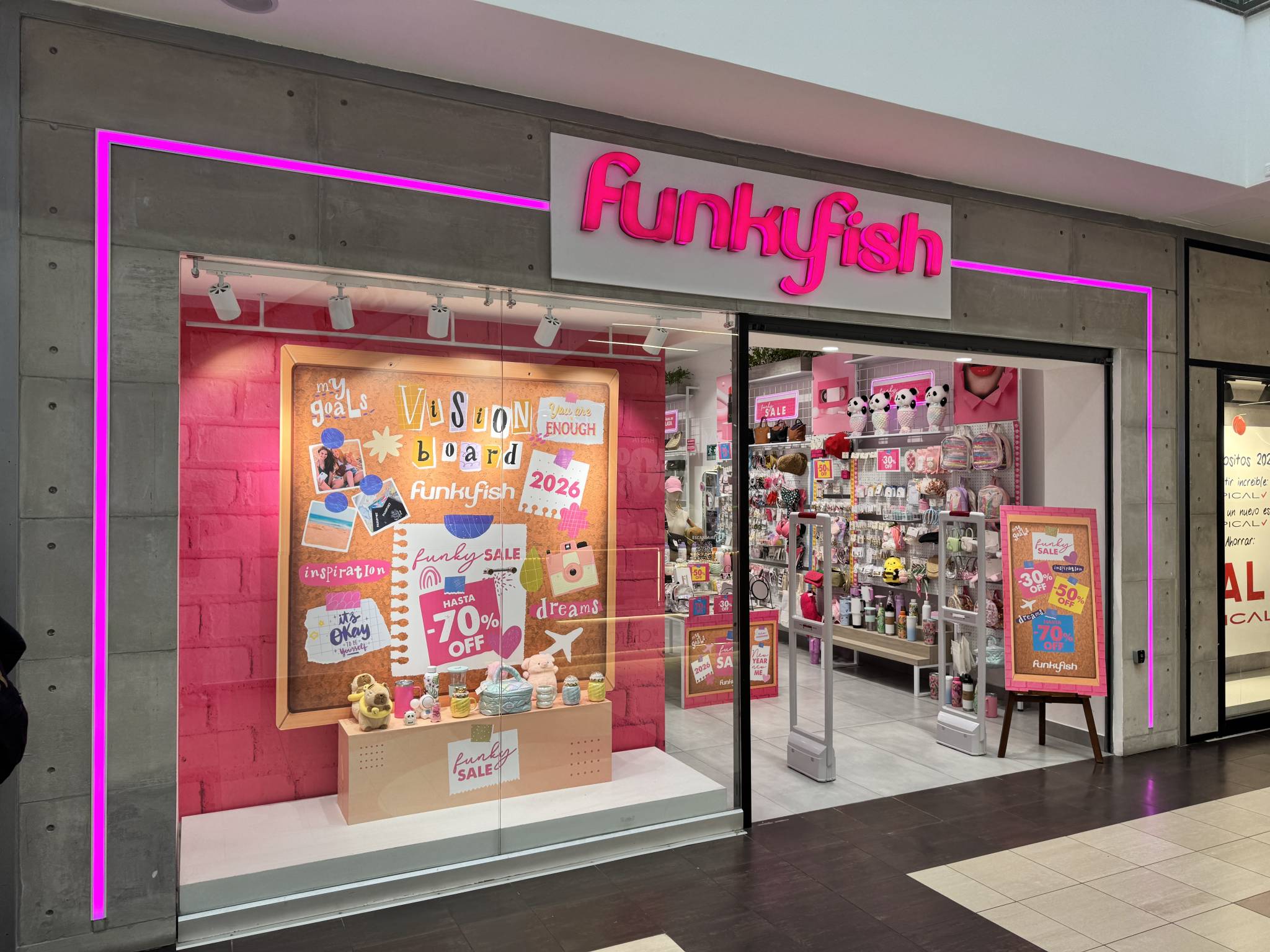 Funky Fish Inn FUNKY FISH – Centro Comercial El Recreo